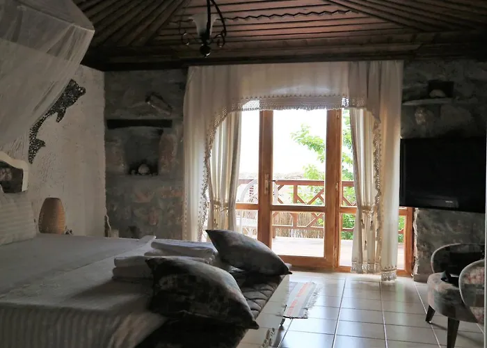 Dolphin Szálloda 3*